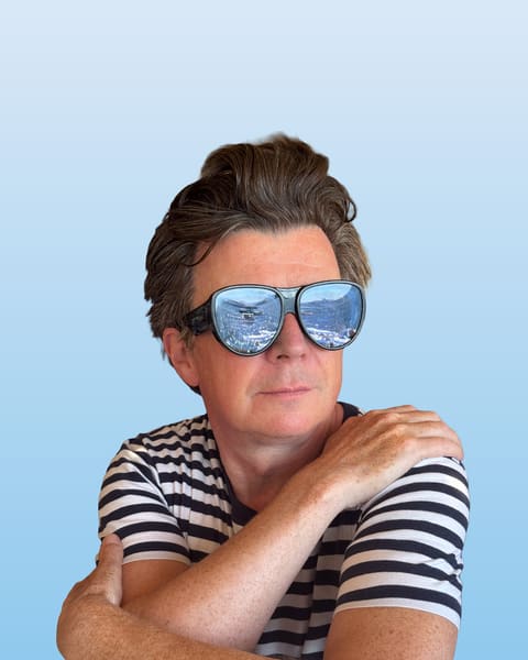 Foto promocional de Rick Astley